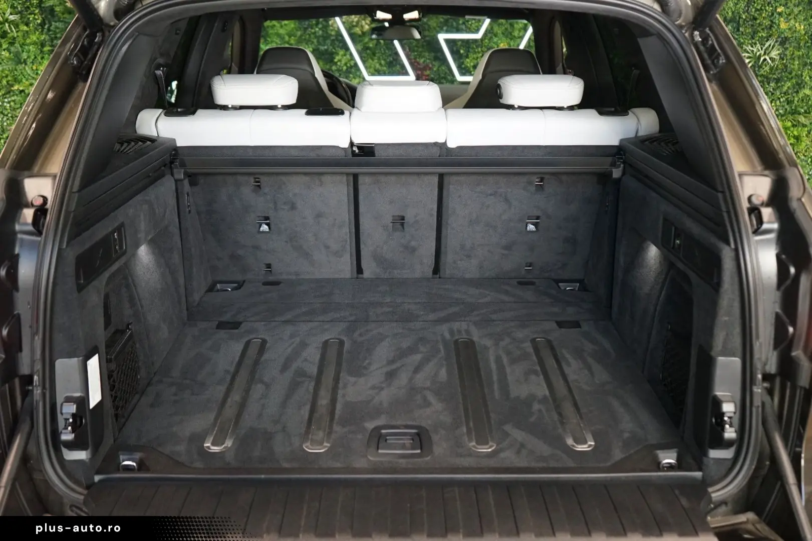 X5 M xDRIVE COMPE PANO HUD AKRAPOVIČ 77.934€NETT