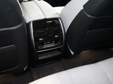 X5 M xDRIVE COMPE PANO HUD AKRAPOVIČ 77.934€NETT