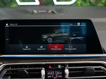 X5 M xDRIVE COMPE PANO HUD AKRAPOVIČ 77.934€NETT