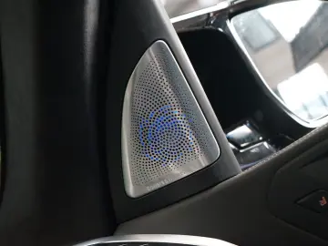 X5 M xDRIVE COMPE PANO HUD AKRAPOVIČ 77.934€NETT