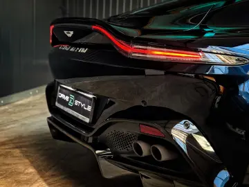 V8 Vantage   Ultramarine Black   Perf.   Eleg.