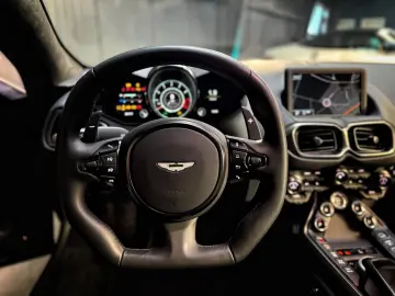 V8 Vantage   Ultramarine Black   Perf.   Eleg.