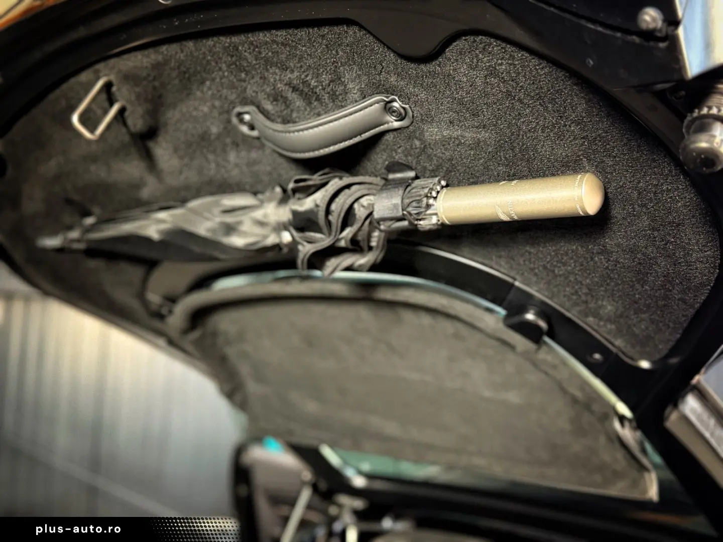 V8 Vantage   Ultramarine Black   Perf.   Eleg.