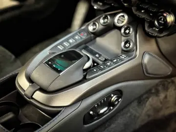 V8 Vantage   Ultramarine Black   Perf.   Eleg.