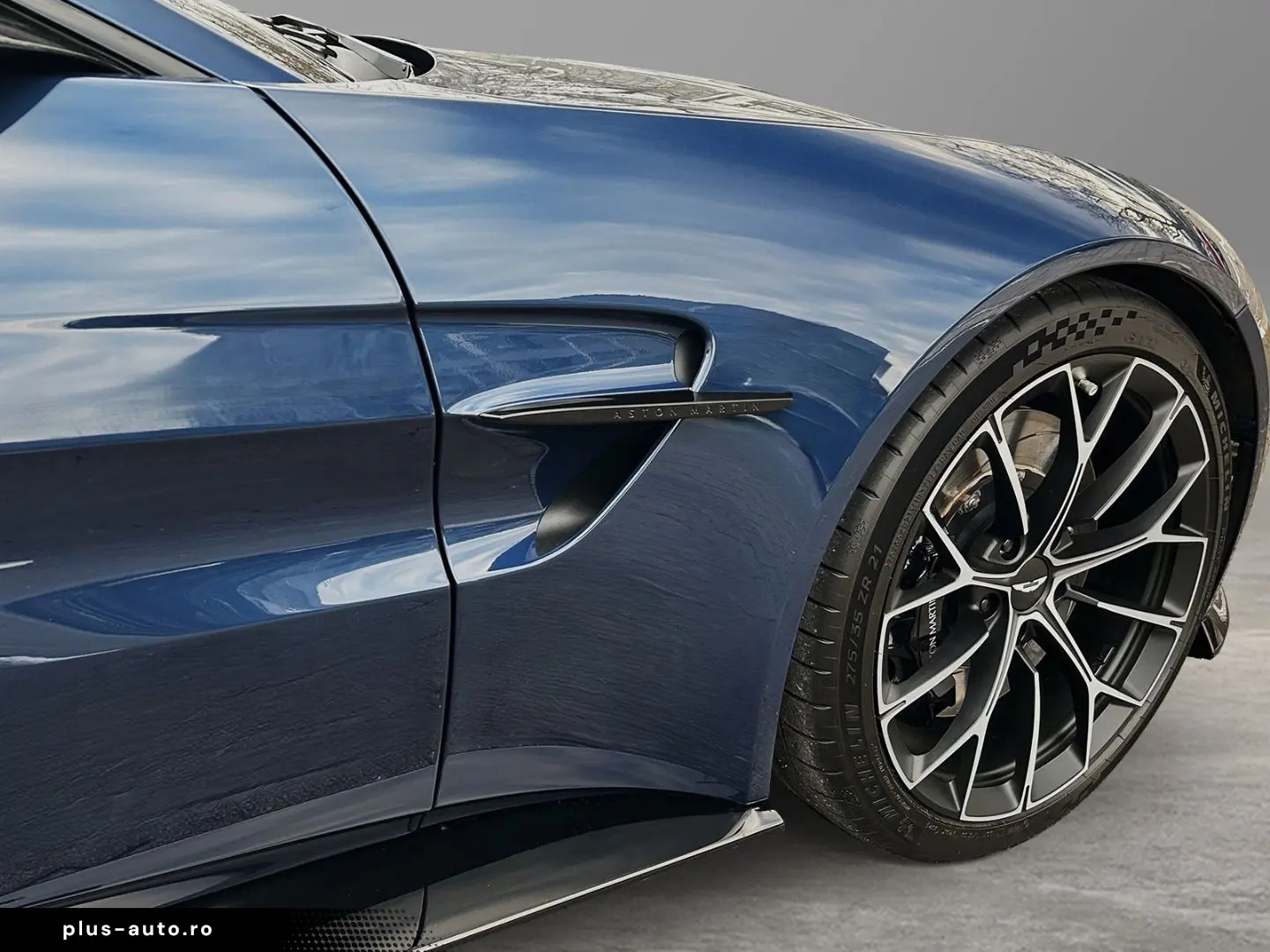 Vantage Seychelles Blue Bowers & Wilkins