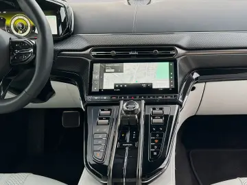 Vantage Seychelles Blue Bowers & Wilkins