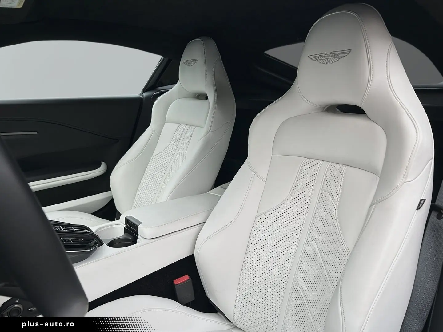 Vantage Seychelles Blue Bowers & Wilkins