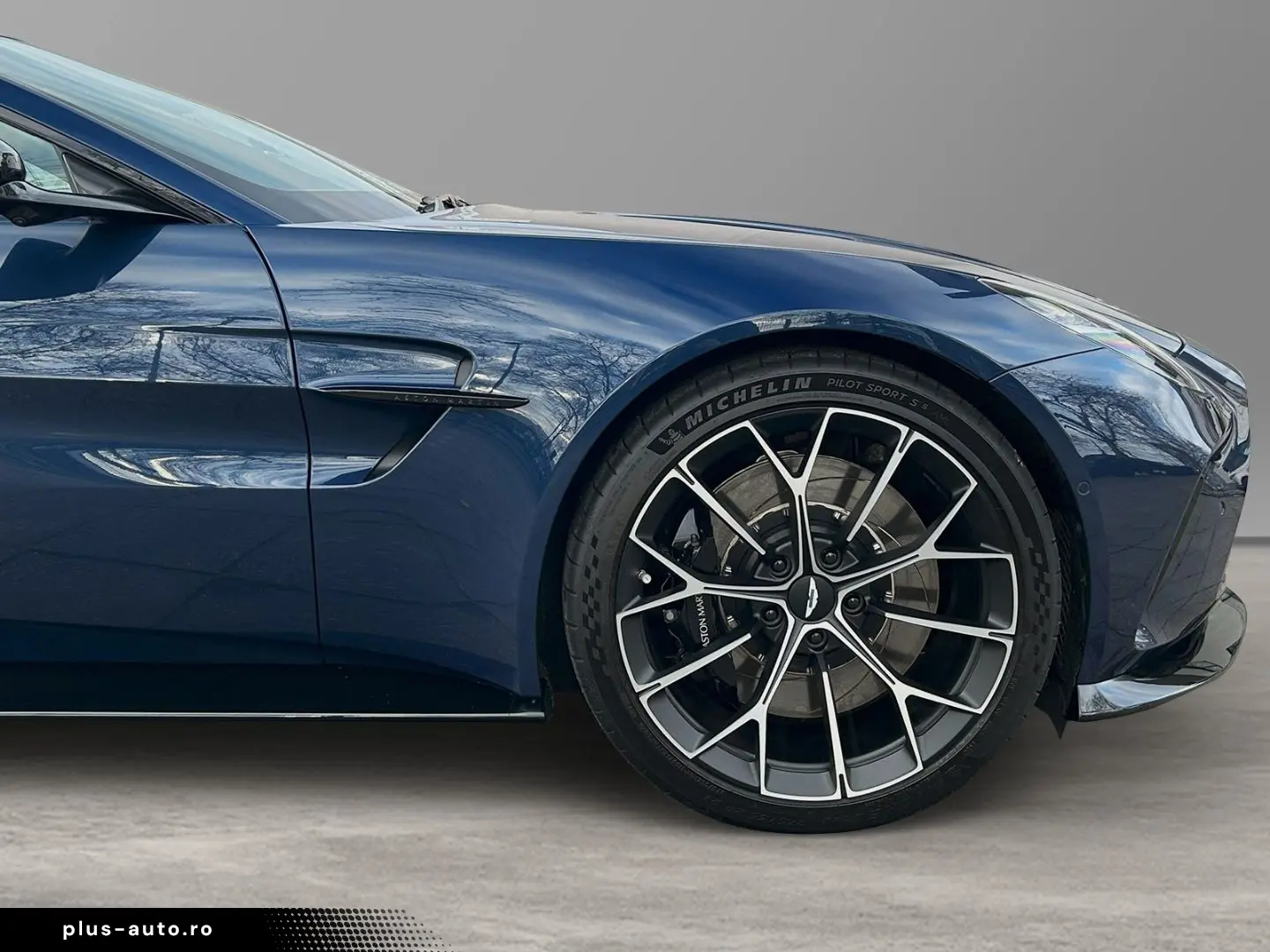 Vantage Seychelles Blue Bowers & Wilkins