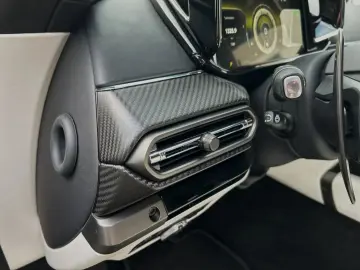 Vantage Seychelles Blue Bowers & Wilkins