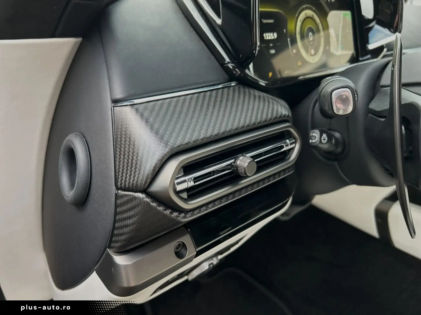 Vantage Seychelles Blue Bowers & Wilkins