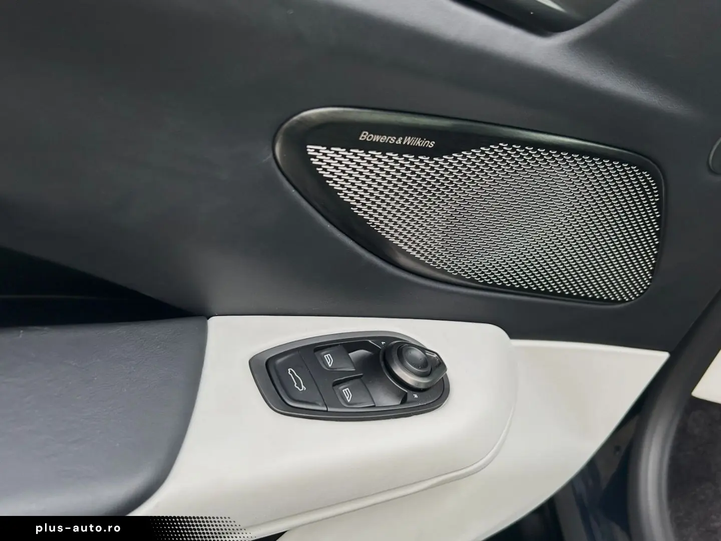 Vantage Seychelles Blue Bowers & Wilkins