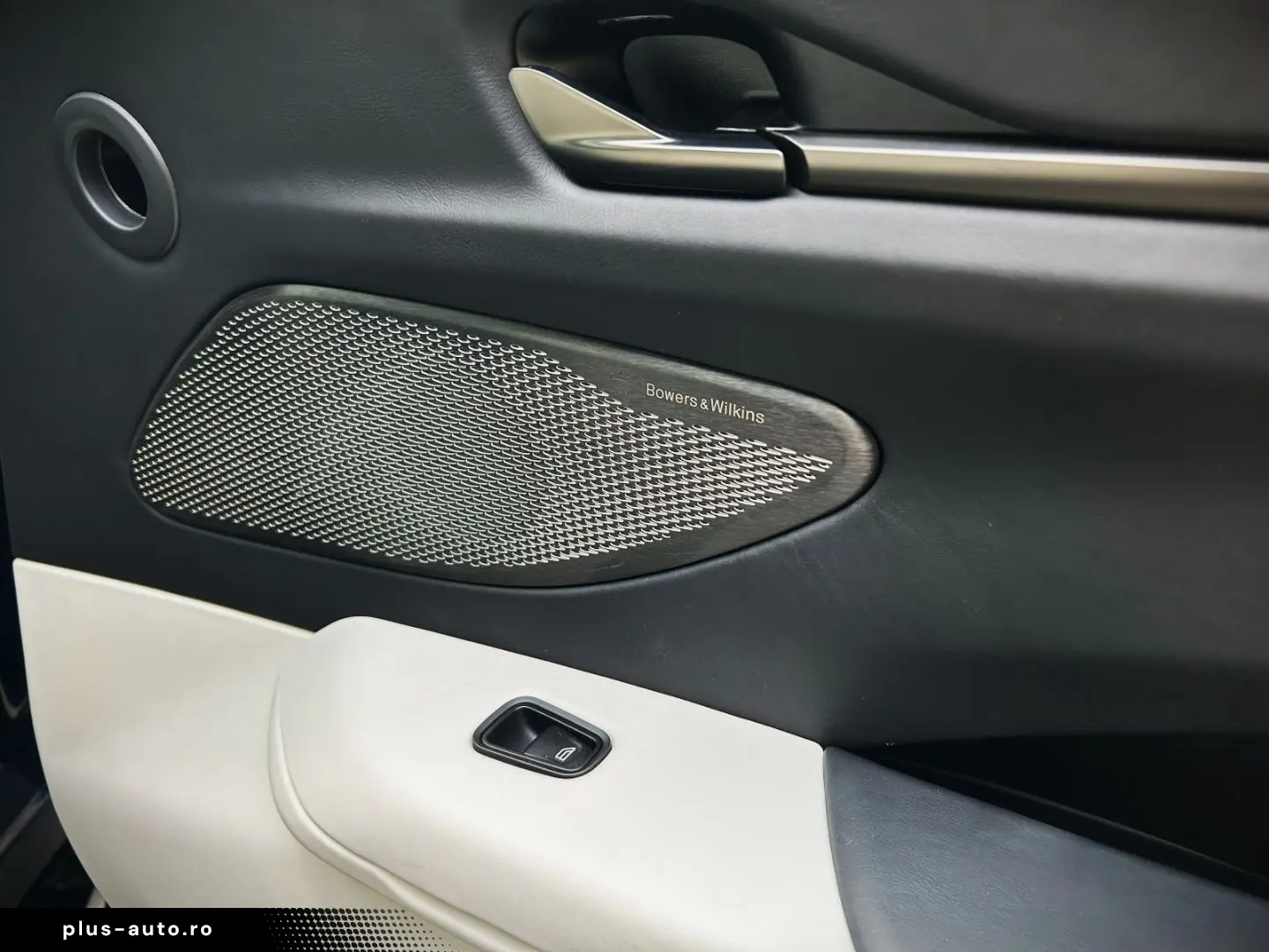 Vantage Seychelles Blue Bowers & Wilkins