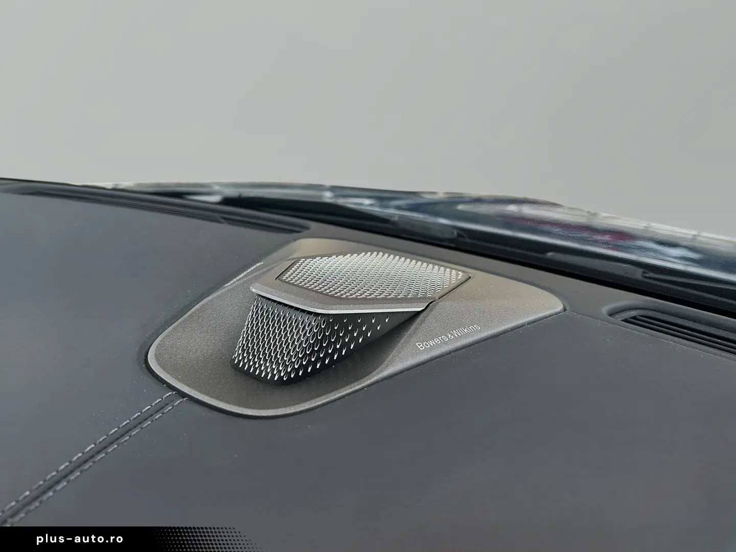 Vantage Seychelles Blue Bowers & Wilkins