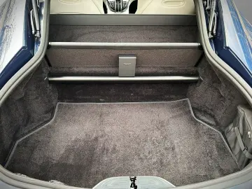 Vantage Seychelles Blue Bowers & Wilkins