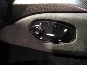 V8 Vantage F1 Edition CeramicBrakes Carbon Alcan