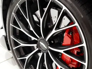 V8 Vantage F1 Edition CeramicBrakes Carbon Alcan