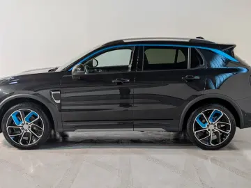 01 1.5 eHybrid AID 360 KAM PANO CARPLAY