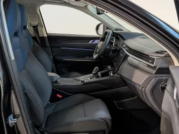 01 1.5 eHybrid AID 360 KAM PANO CARPLAY