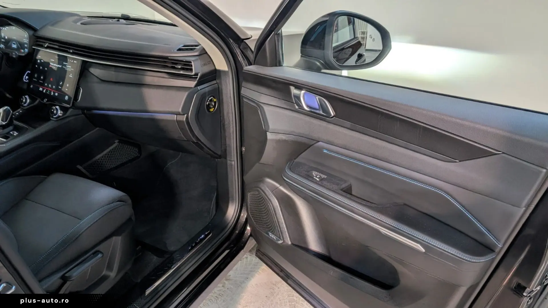 01 1.5 eHybrid AID 360 KAM PANO CARPLAY