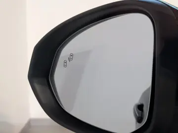 01 1.5 eHybrid AID 360 KAM PANO CARPLAY