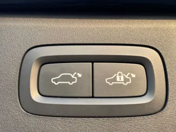 Lynk&Co Pano LED Navi ACC VZ TW Spur 18 Carplay