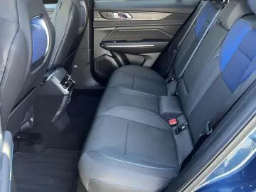 01 1.5 TD PHEV 192 kW 20 LED 360  Pano Sound DAB