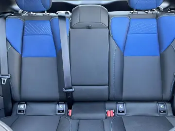 01 1.5 TD PHEV 192 kW 20 LED 360  Pano Sound DAB