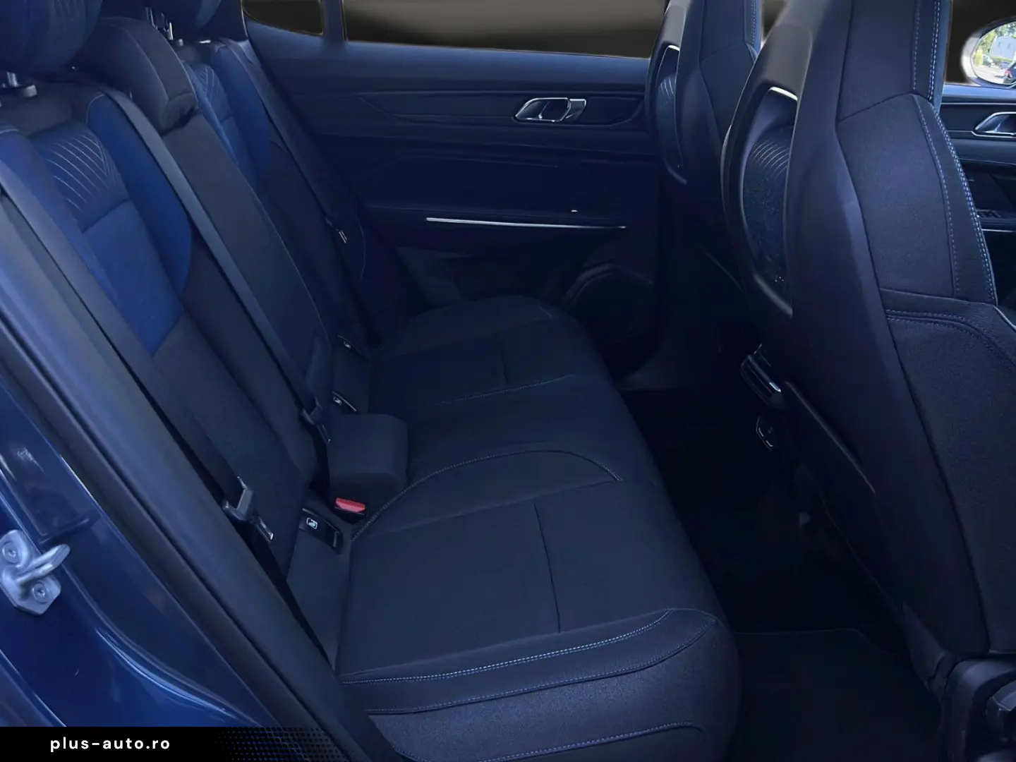 01 1.5 TD PHEV 192 kW 20 LED 360  Pano Sound DAB