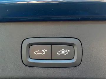 01 1.5 TD PHEV 192 kW 20 LED 360  Pano Sound DAB