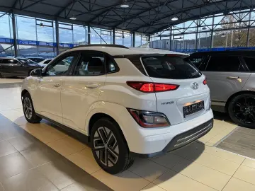 Kona Select dig.Cockpit R.Cam ACC SHZ SOH 100%