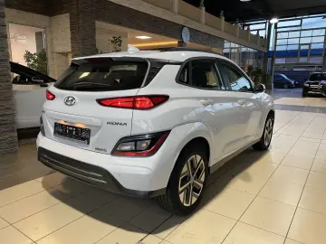 Kona Select dig.Cockpit R.Cam ACC SHZ SOH 100%