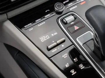 Cayenne S Coupe Platinum Edition AHK 21-Zoll