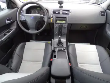 VOLVO C30 1.6D 2009 XENON PIELE