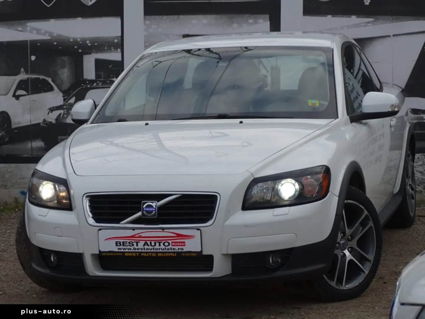 VOLVO C30 1.6D 2009 XENON PIELE