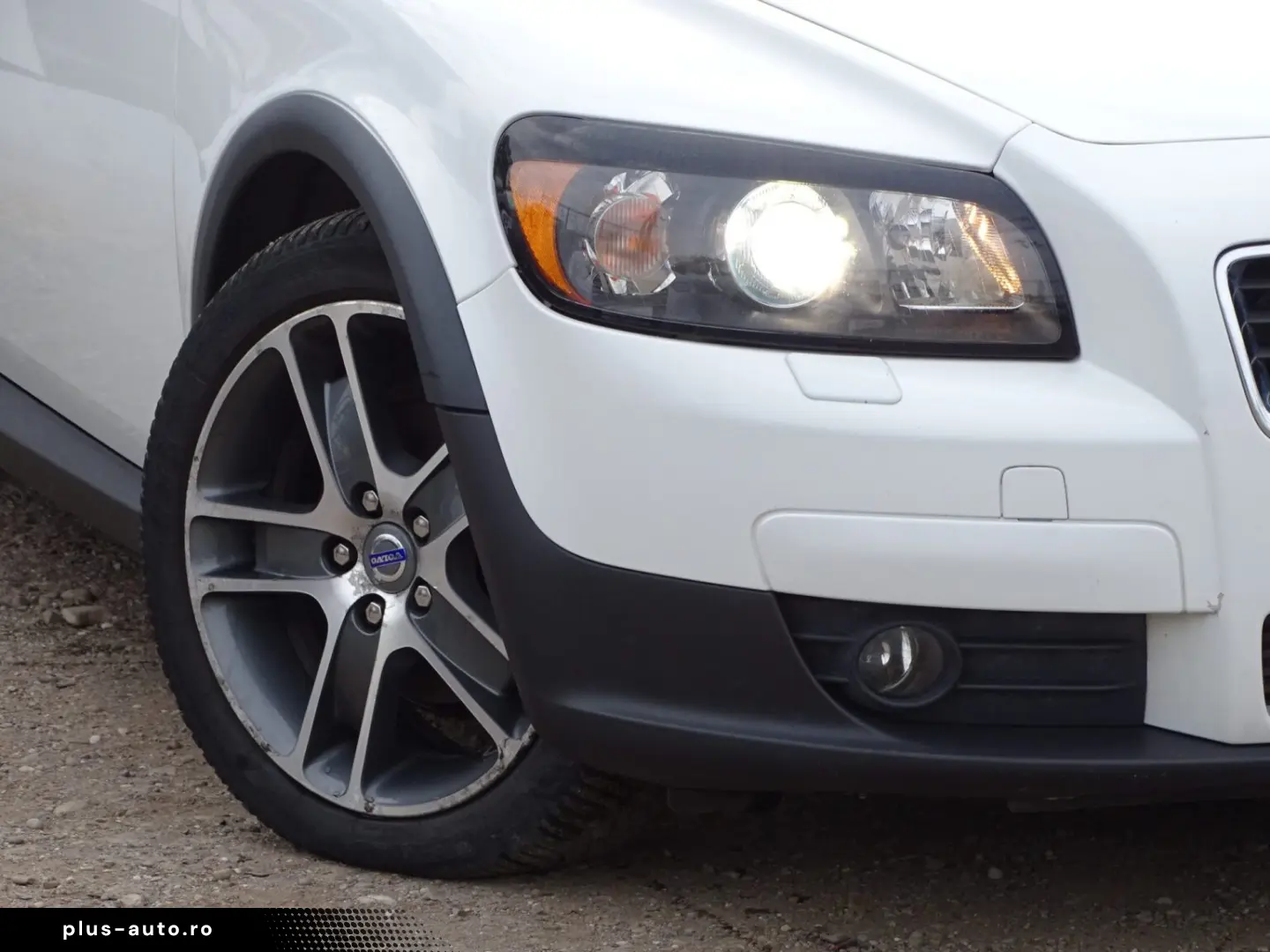 VOLVO C30 1.6D 2009 XENON PIELE