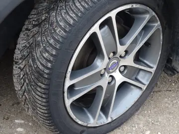 VOLVO C30 1.6D 2009 XENON PIELE