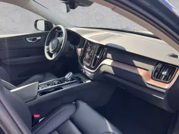 XC60 B4 D AWD Plus Dark