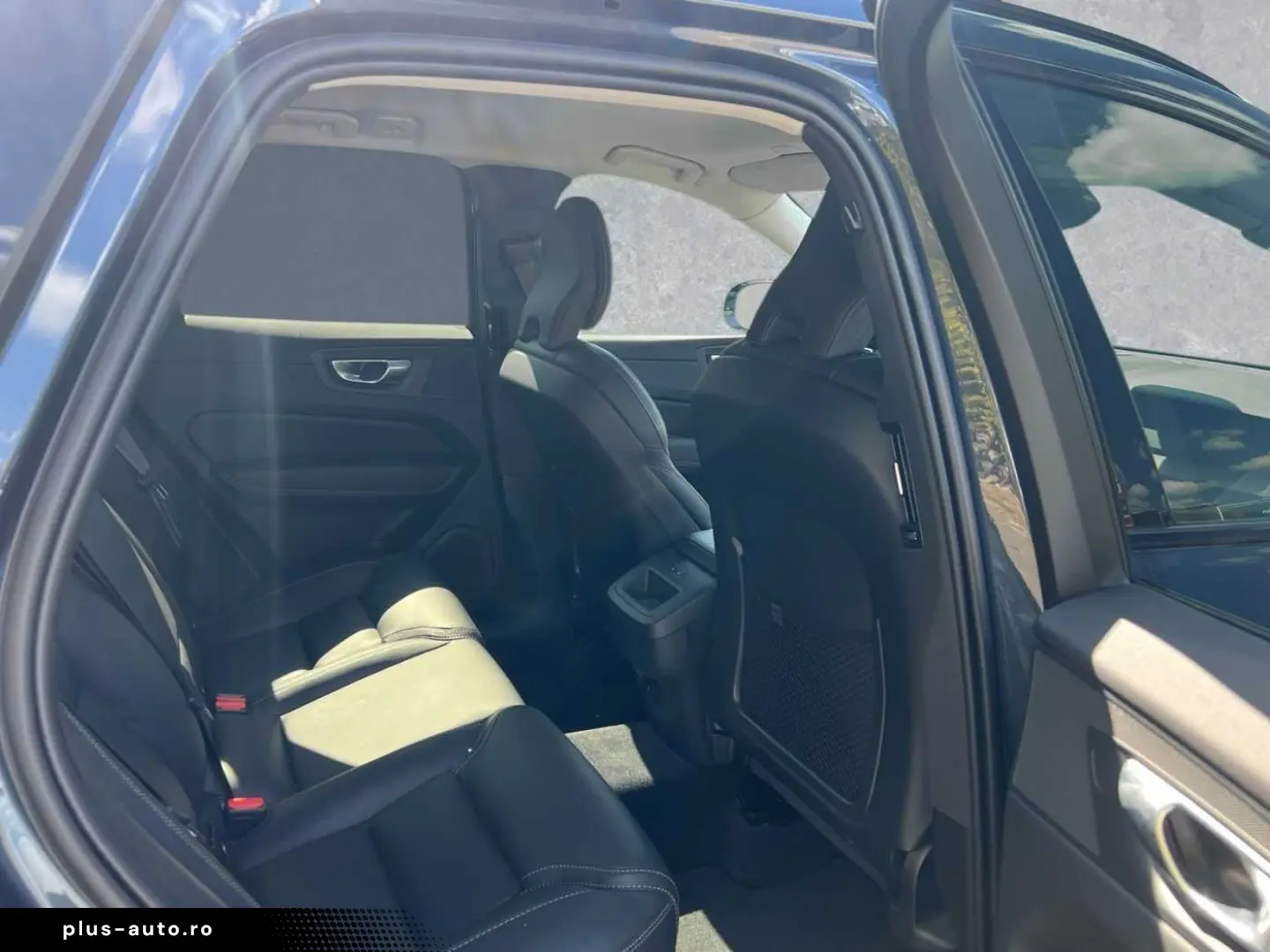 XC60 B4 D AWD Plus Dark