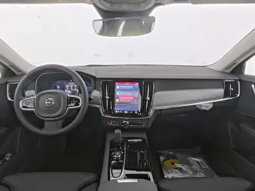 V90 Plug-In-Hybrid T6 Recharge AWD Core