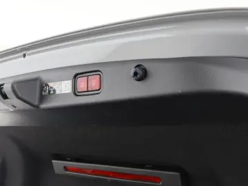 E 400 e 4M AMG Massage Pano AHK HUD Superscreen