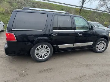 Lincoln Navigator