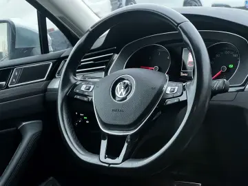 Volkswagen Passat-Alltrack Gen-B8-2014