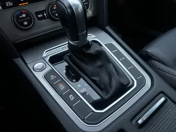 Volkswagen Passat-Alltrack Gen-B8-2014