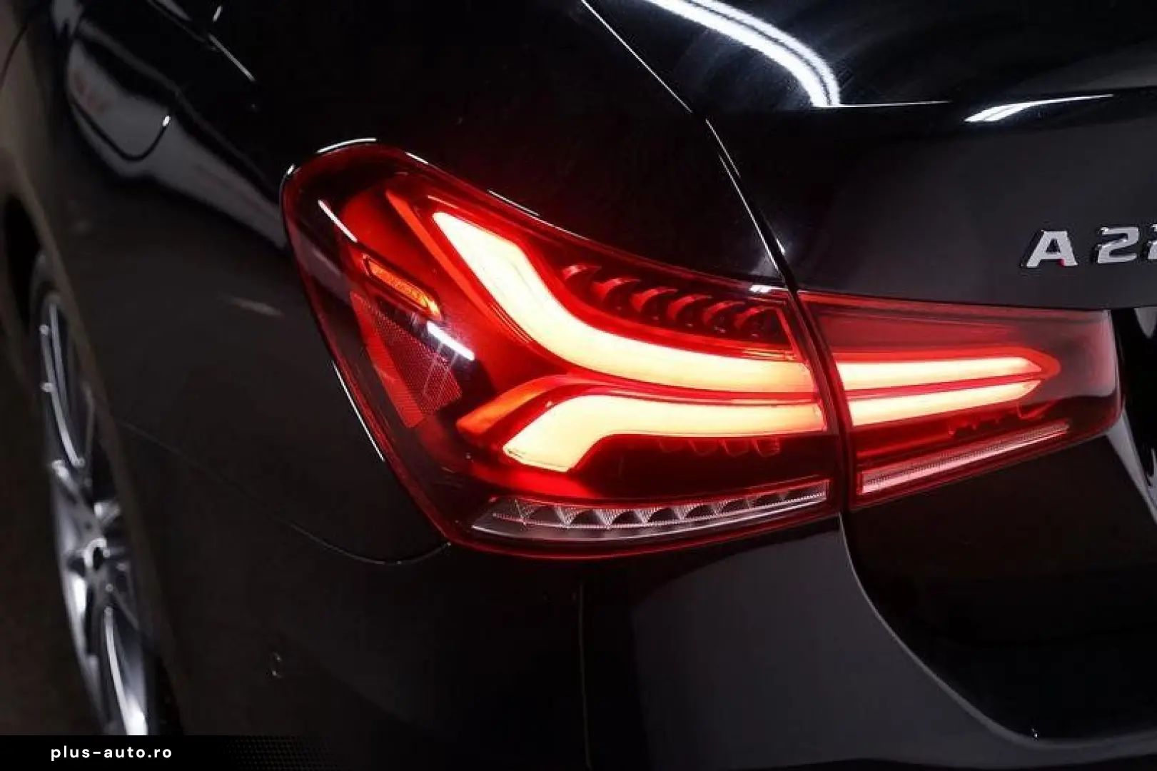 A 220 4Matic AMG Line AMG MBUX 360  ACC AUT KeyL