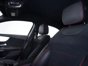 A 220 4Matic AMG Line AMG MBUX 360  ACC AUT KeyL