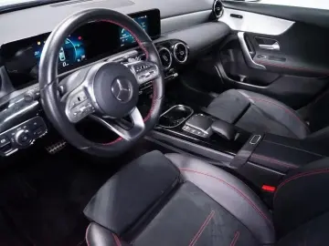 A 220 4Matic AMG Line AMG MBUX 360  ACC AUT KeyL