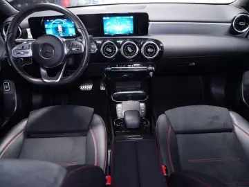 A 220 4Matic AMG Line AMG MBUX 360  ACC AUT KeyL