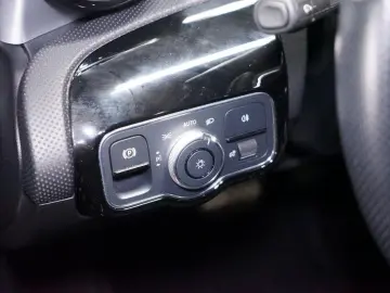 A 220 4Matic AMG Line AMG MBUX 360  ACC AUT KeyL