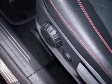 A 220 4Matic AMG Line AMG MBUX 360  ACC AUT KeyL