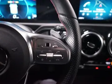 A 220 4Matic AMG Line AMG MBUX 360  ACC AUT KeyL